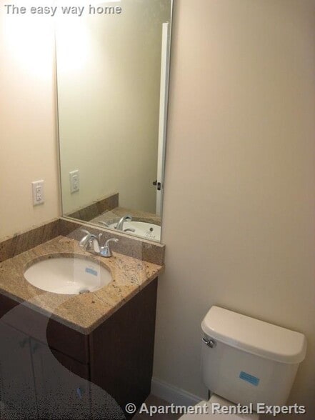 Building Photo - 43-45 Pitman St Unit #201