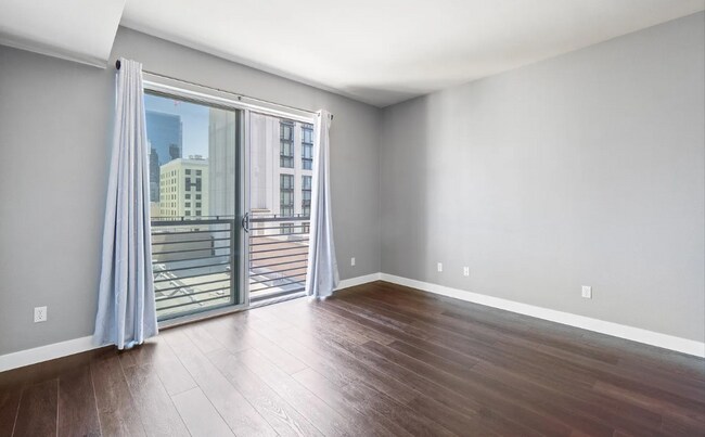 Building Photo - 445 Island Ave