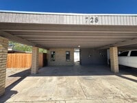 Building Photo - REMODELED 3 BEDROOM IN TOWN!