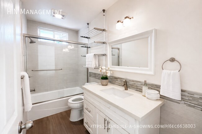 Building Photo - 776 Olive Ave