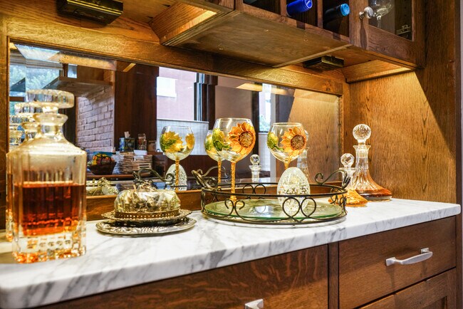 Building Photo - 415 W Union St