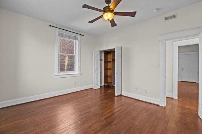 Building Photo - Cool Norfolk Apartment-Rest of November Free!