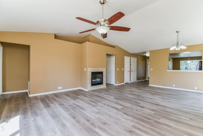 Building Photo - 7367 Glenburn Dr