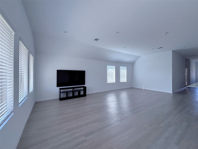 Building Photo - 30363 Tall Fescue Dr