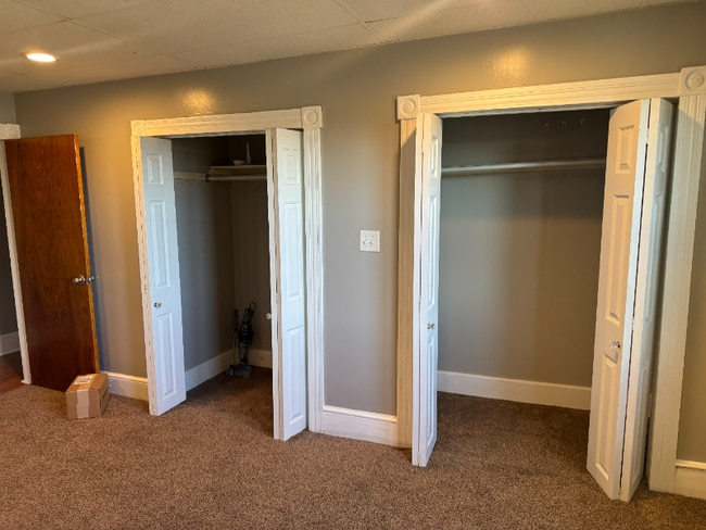 Building Photo - 100 S Nesbitt St