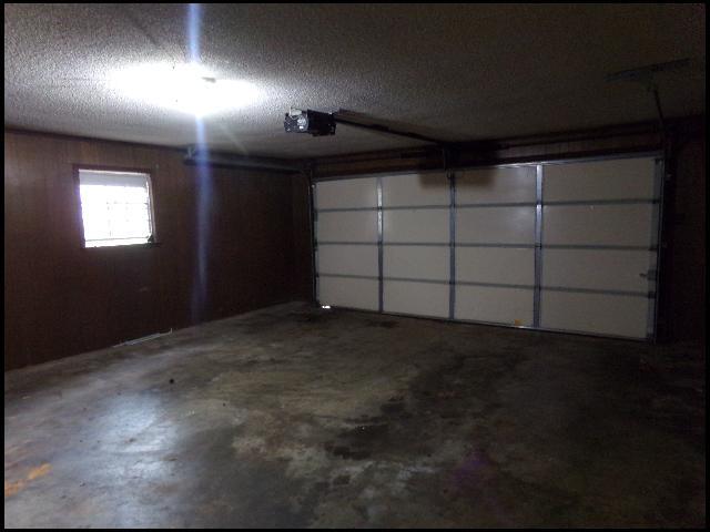 Building Photo - 711 Mimi Ln