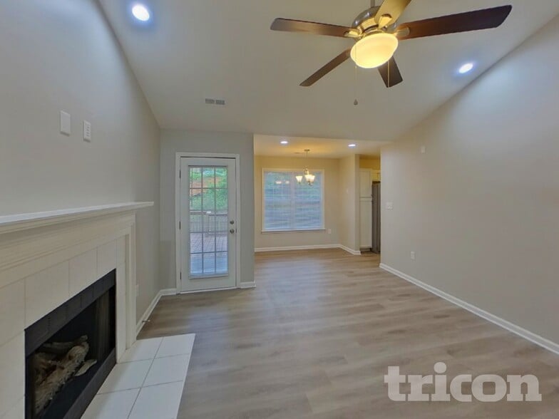 Building Photo - 140 Diamond Dr