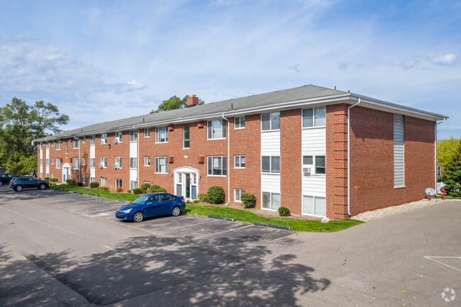 Building Photo - Village Club of Royal Oak