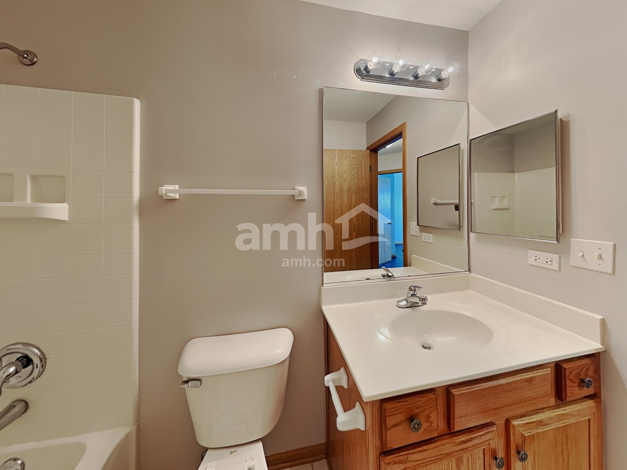 Building Photo - 347 Deering Ln