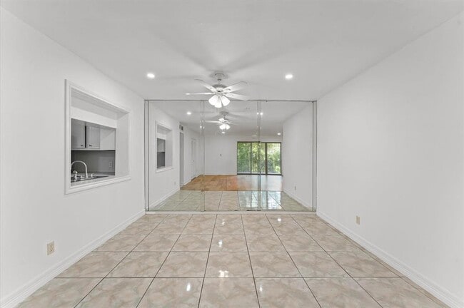 Building Photo - 6591 Bayou Glen Rd