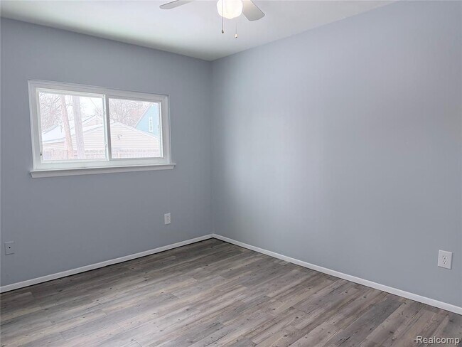 Building Photo - 166 W Coy Ave