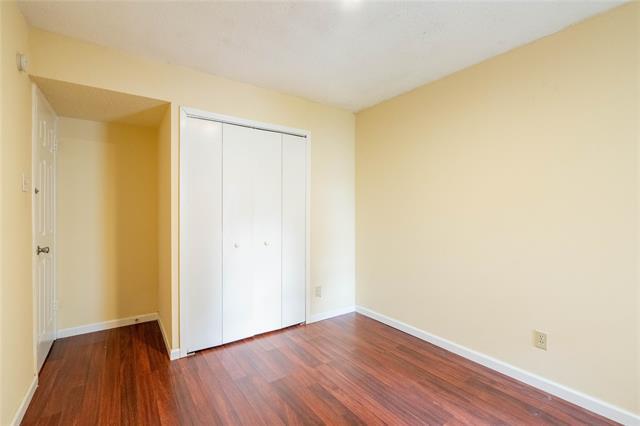 Building Photo - 510 Cranbrook Park