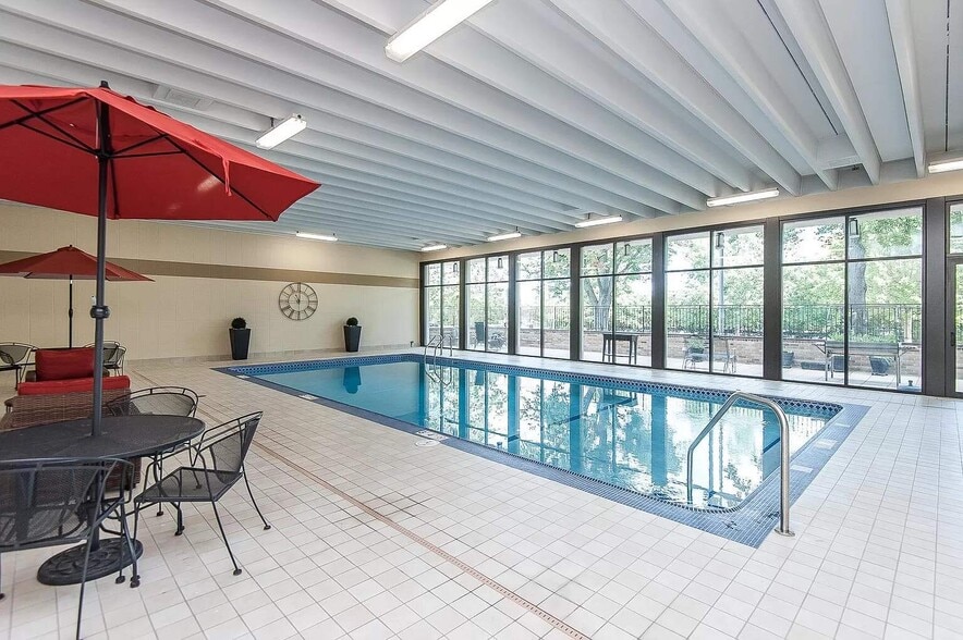 Pool - 207 5th Ave SW #308