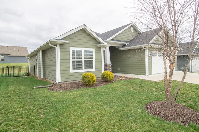 Building Photo - 7410 Oakley Dr