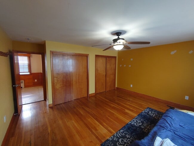 Bedroom 1 - 53 Dean St