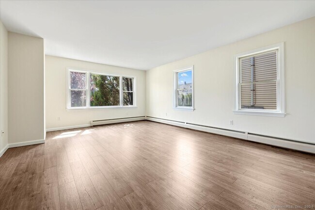 Building Photo - 257 Seaside Ave