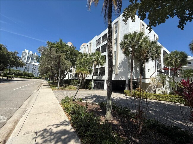 Building Photo - 201 178th Dr