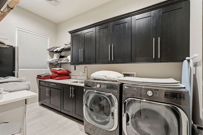 Building Photo - 5405 N Houghton Rd