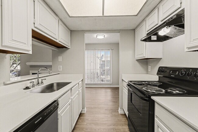 Building Photo - 3621 W Northgate Dr