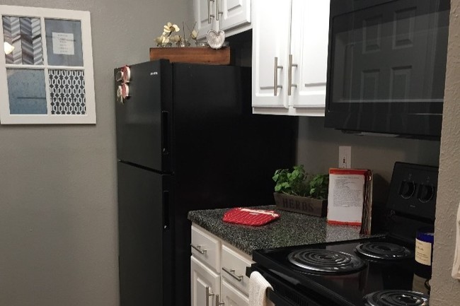 New UPGRADED Apartment - McCallum Highlands