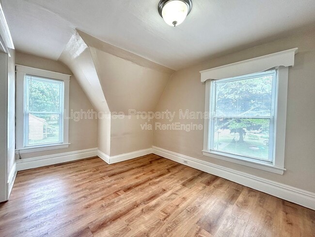 Building Photo - 2550 Crozier Ave