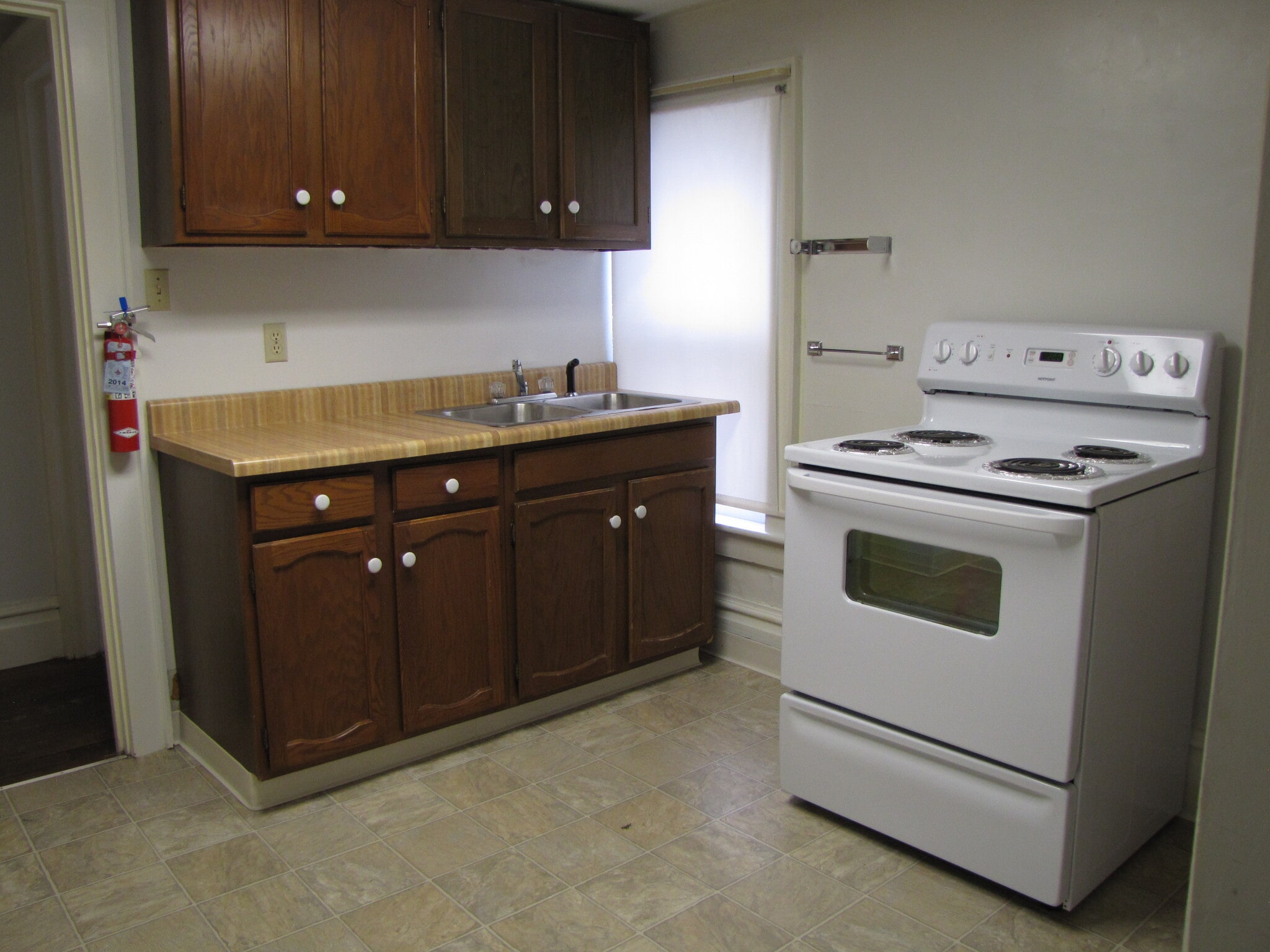 Building Photo - 1670 W College Ave