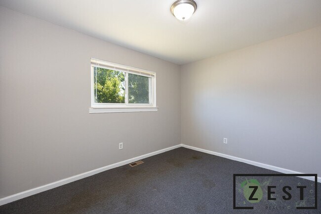 Building Photo - OPEN HOUSE 2/6! 3PM-330PM! 3 BED 1 BATH HOME