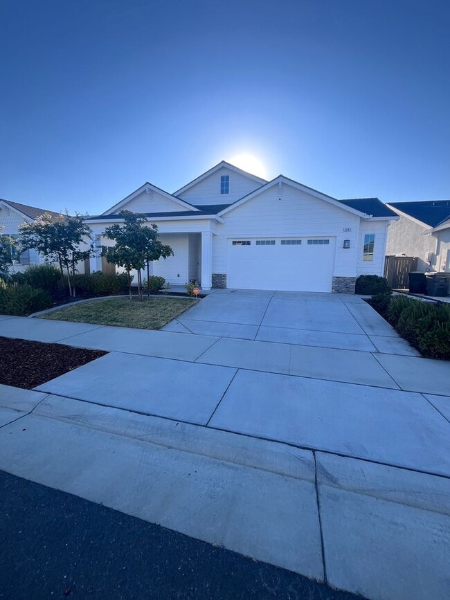 Primary Photo - BEAUTIFUL SINGLE STORY HOME IN WEST ROSEVI...