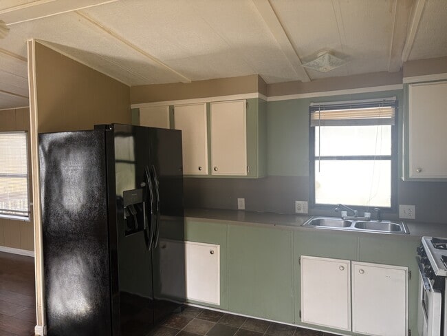 Building Photo - 2118 Cliffwood Rd