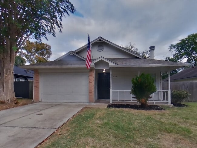 Primary Photo - 14202 Clear Forest Dr