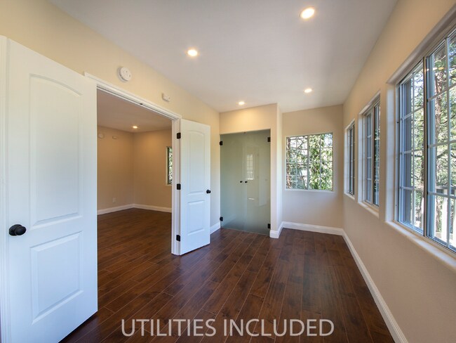 Building Photo - 23853 Wildwood Ln