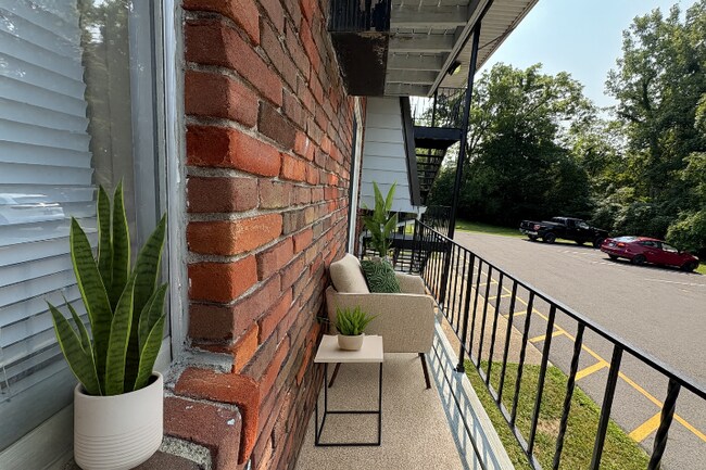 Building Photo - 1510 Spruce Ave