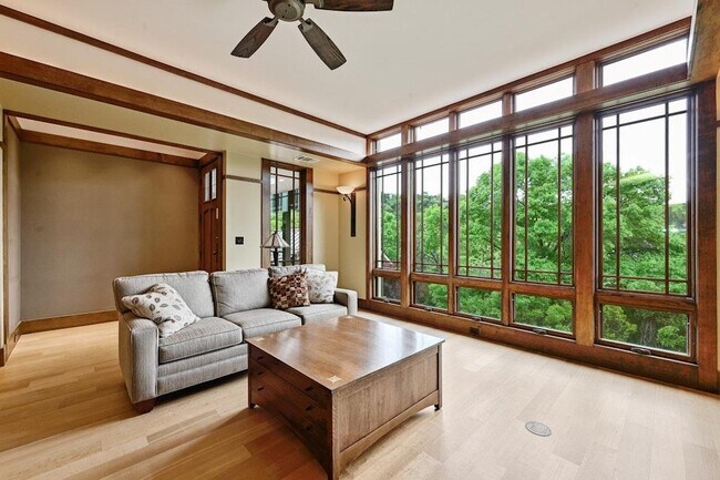 Building Photo - 307 Laurel Valley Rd