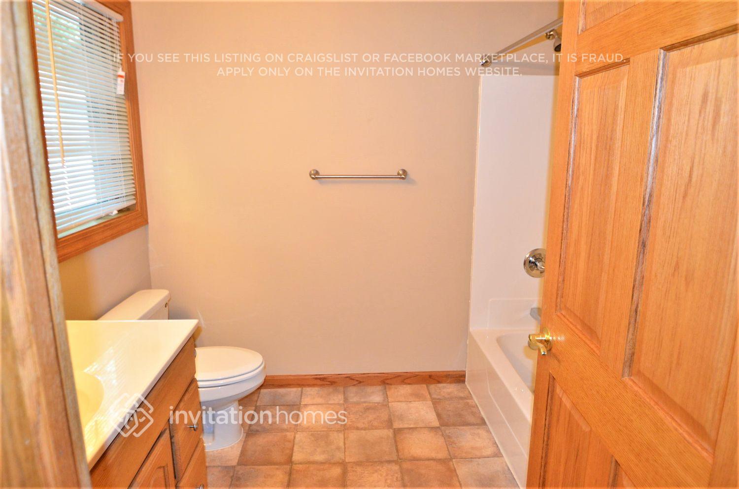 Building Photo - 4536 Taylor St NE