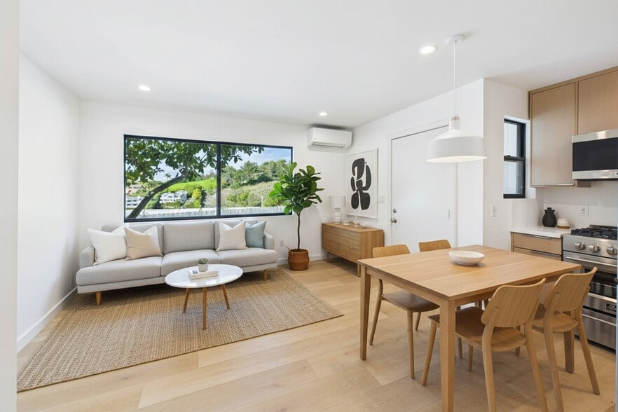 Building Photo - 2282 Whitney Ave