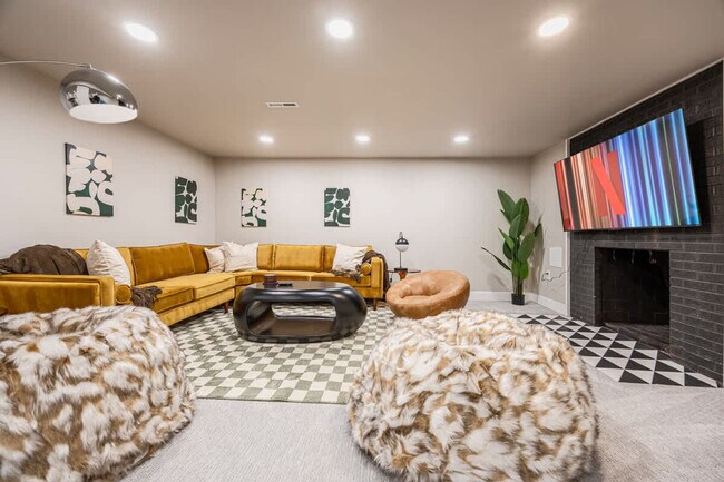 Building Photo - 12080 W 32nd Dr