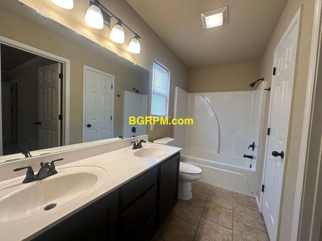 Building Photo - 3 Bedroom, 2 Bath, Home in Cabot