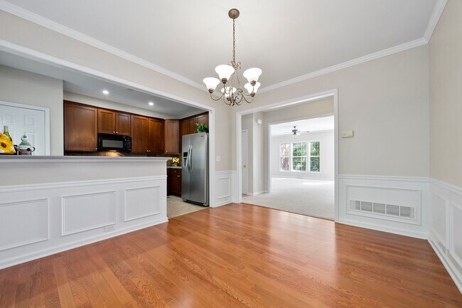 Building Photo - 3305 Chastain Gardens Dr NW