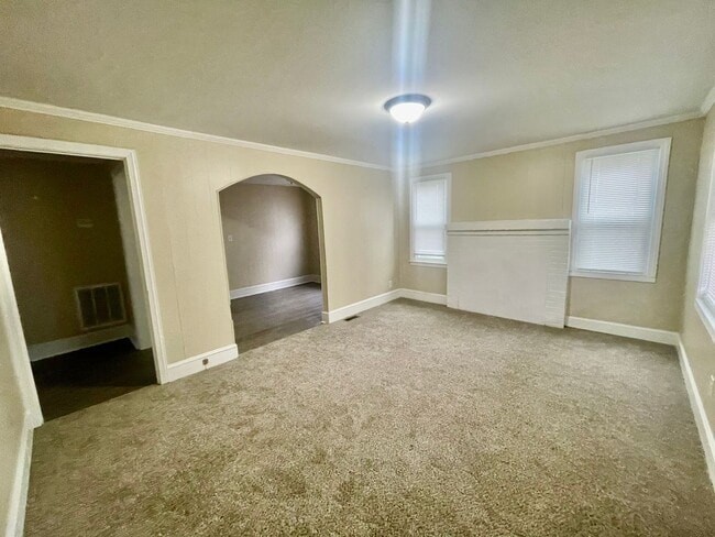 Building Photo - This adorable  2 Bedroom 1 bath home on Glenwood Drive