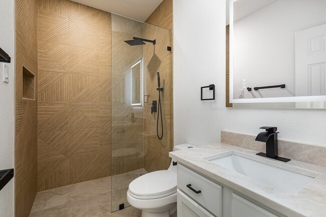 Building Photo - 2325 Flanders Ln