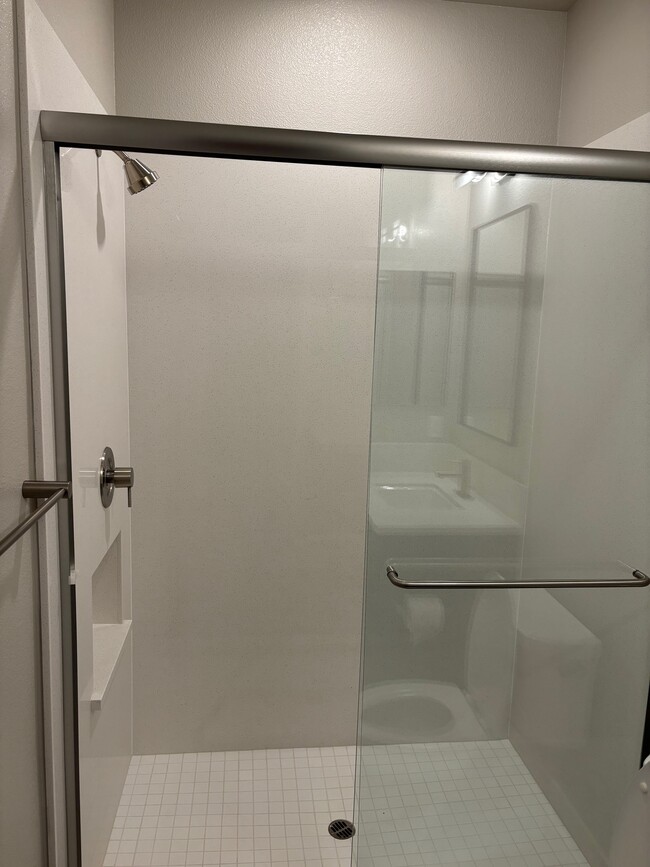 Building Photo - 121 8th St