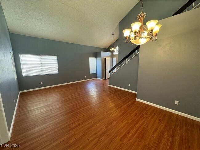 Building Photo - 10041 Dove Ridge Dr