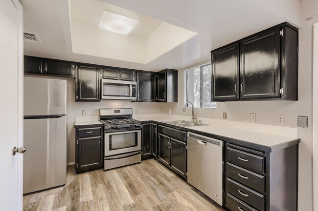 Building Photo - Townhome for Rent