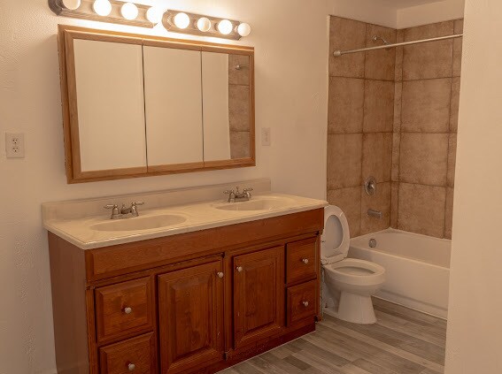 Building Photo - 1532 Venetian Way