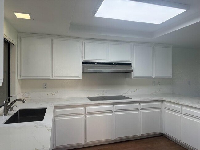 Building Photo - 14 Presidio Pl