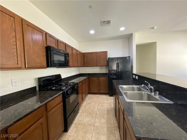 Building Photo - 1000 Aspen Cliff Dr