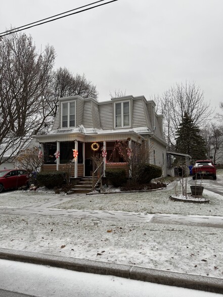 Building Photo - 25 Marshall Ave