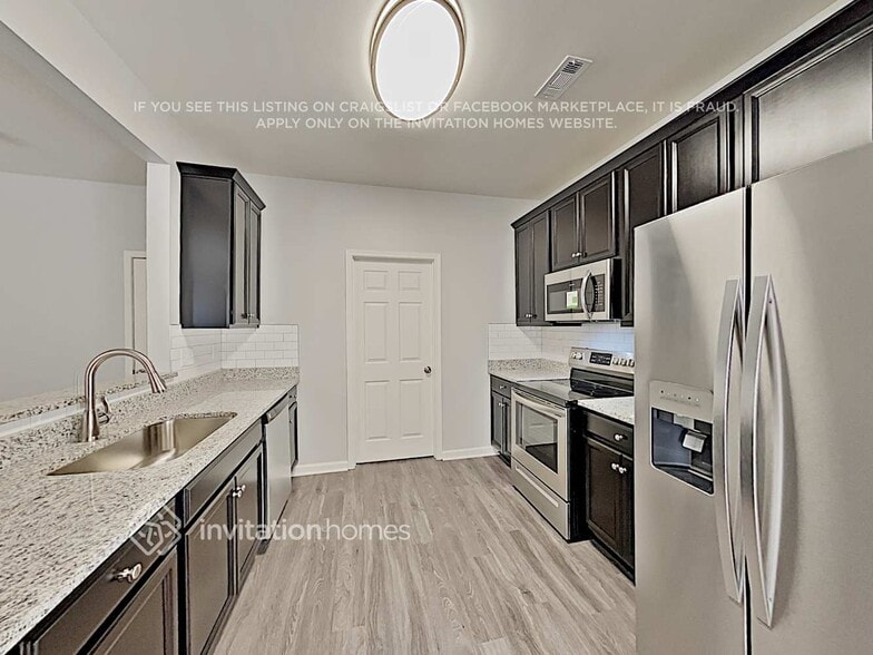 Building Photo - 2523 Buckleigh Dr