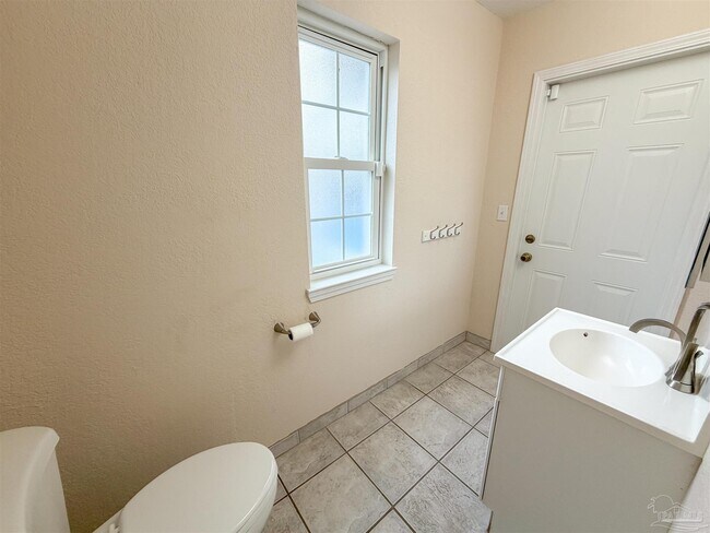 Building Photo - 3915 Potosi Rd