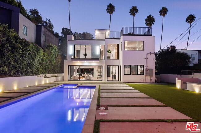 Building Photo - 12700 Montana Ave